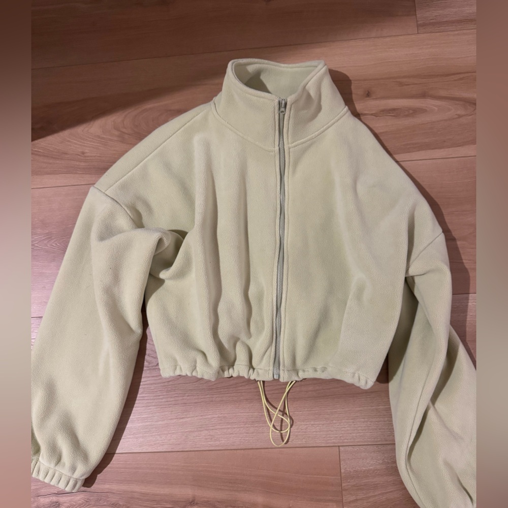 Green fleece zip up! Perfect for a fall day